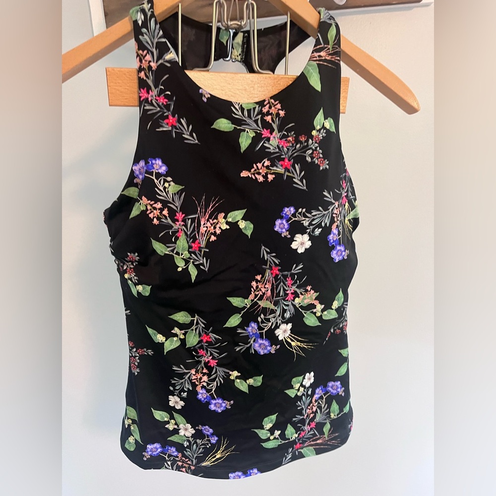 Athleta Black and Purple Fitted Sleeveless Tank Top
